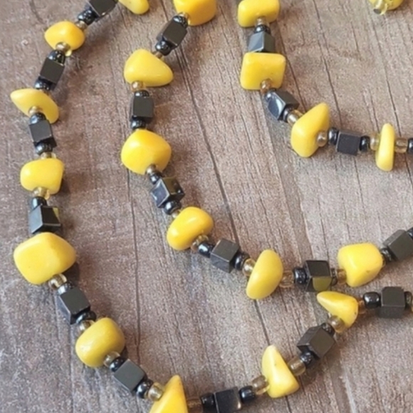 Vintage Yellow & Gunmetal Gray Beaded Necklace & Earrings Set - Picture 2 of 6